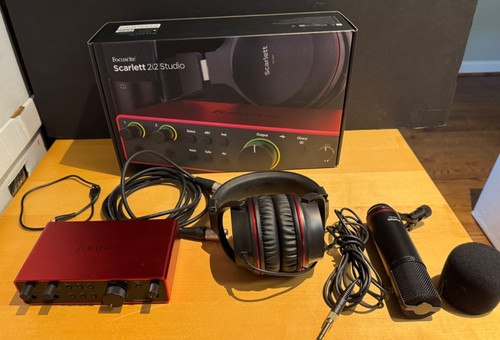 Focusrite scarlett 2i2 studio - 2i2,