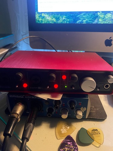 Focusrite scarlett 2i2 - scarlett,